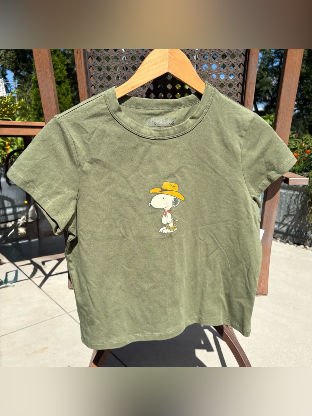 Women’s Peanuts Olive Green Snoopy Cowboy Short Sleeve Tee- Size Medium